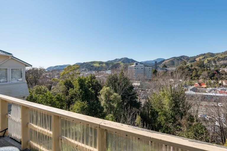 Photo of property in 27 Wellington Street, Nelson South, Nelson, 7010