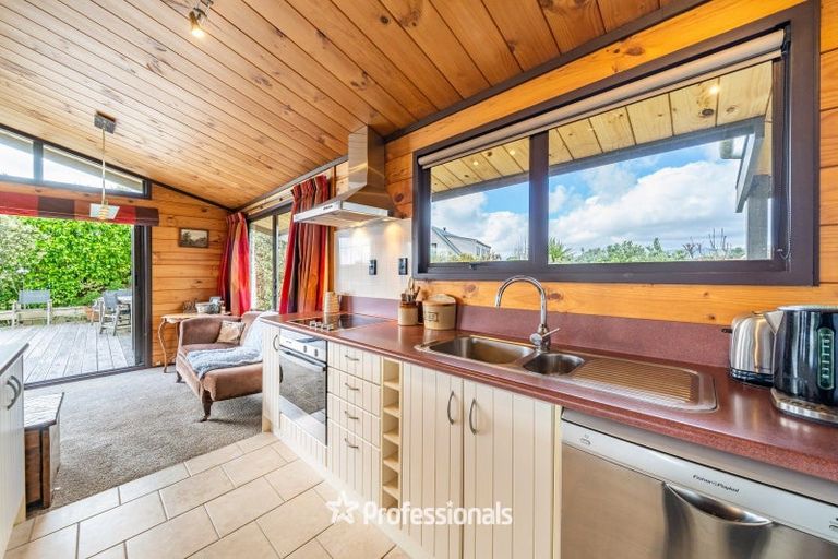 Photo of property in 41 Raumati Road, Raumati Beach, Paraparaumu, 5032