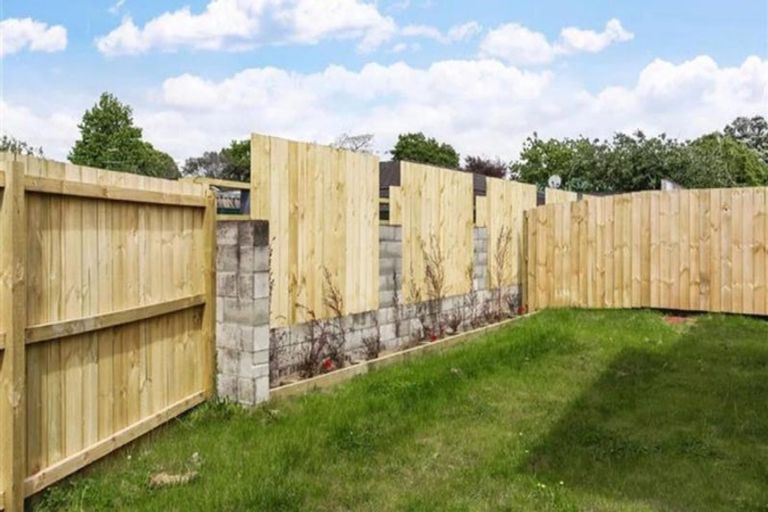 Photo of property in 1/46 Park Estate Road, Rosehill, Papakura, 2113