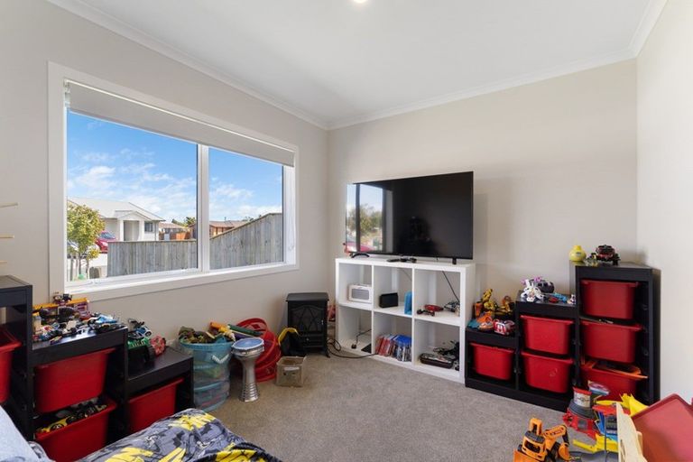 Photo of property in 5 Kingi Te Ahoaho Place, Otaki, 5512