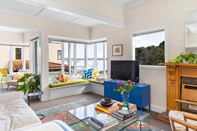 Photo of property in 66 St Michaels Avenue, Point Chevalier, Auckland, 1022