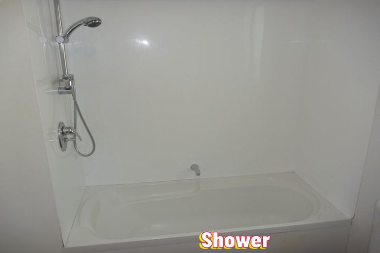 Photo of property in 3 Barrys Road, Glendene, Auckland, 0602