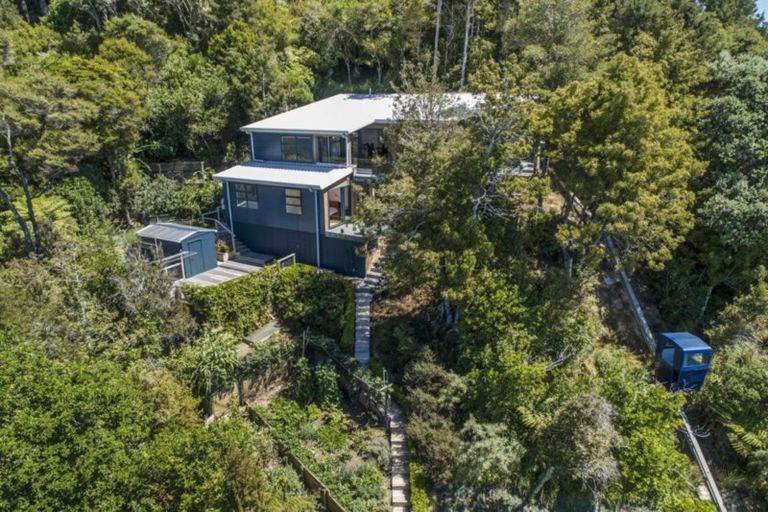 Photo of property in 177 Kawakawa Bay Coast Road, Kawakawa Bay, Papakura, 2585