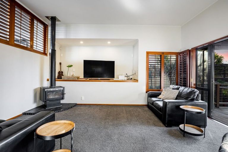 Photo of property in 153 Luckens Road, West Harbour, Auckland, 0618