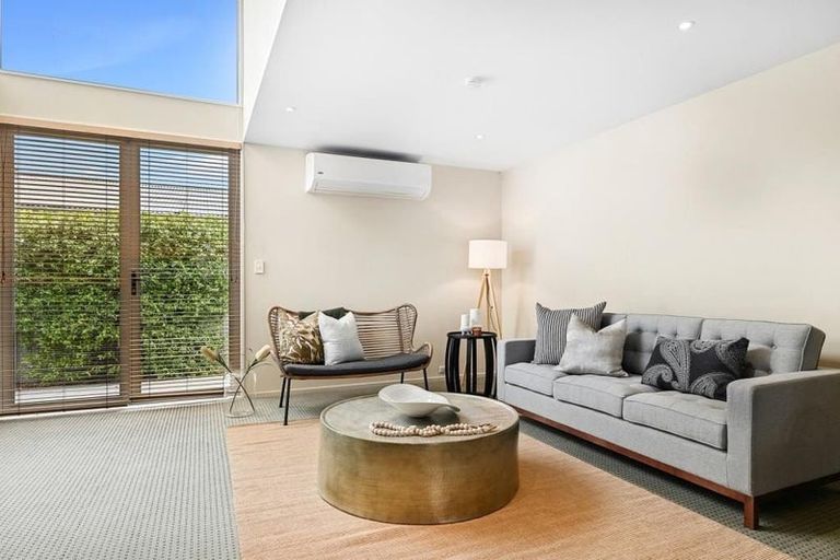 Photo of property in 2/1010 Colombo Street, St Albans, Christchurch, 8014