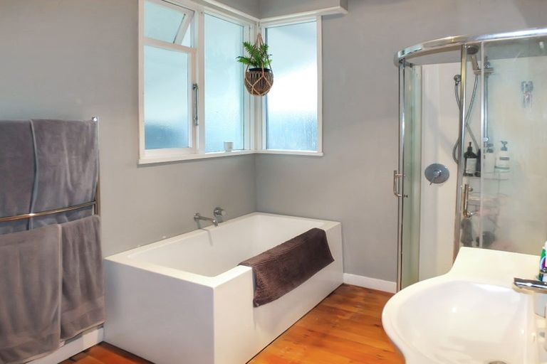 Photo of property in 22 Hennessy Street East, Foxton Beach, Foxton, 4815