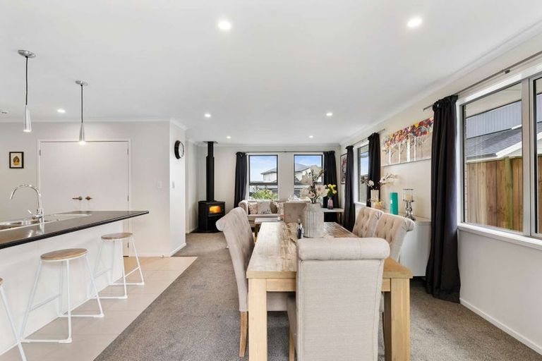 Photo of property in 23 Pakaraka Drive, Papakura, 2110