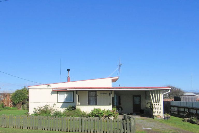 Photo of property in 1a Andresen Street, Foxton Beach, Foxton, 4815