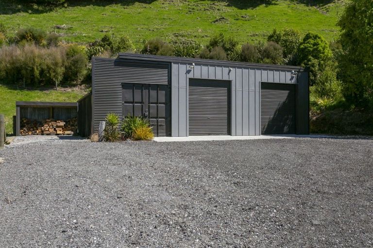 Photo of property in 550 Whangamata Road, Kinloch, Taupo, 3377