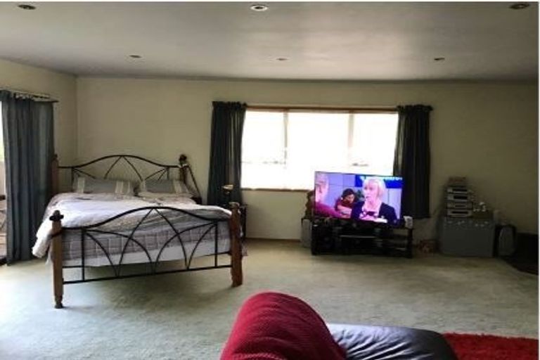 Photo of property in 18 Shetland Street, Glen Eden, Auckland, 0602