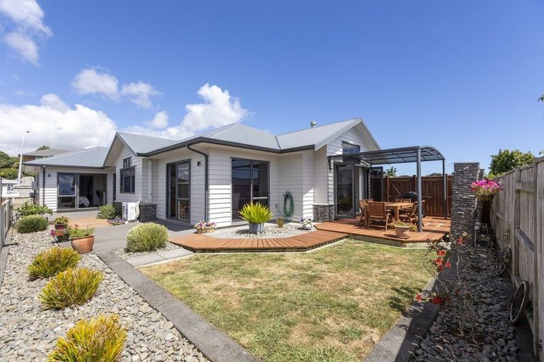 Photo of property in 48 Karamea Street, Whalers Gate, New Plymouth, 4310