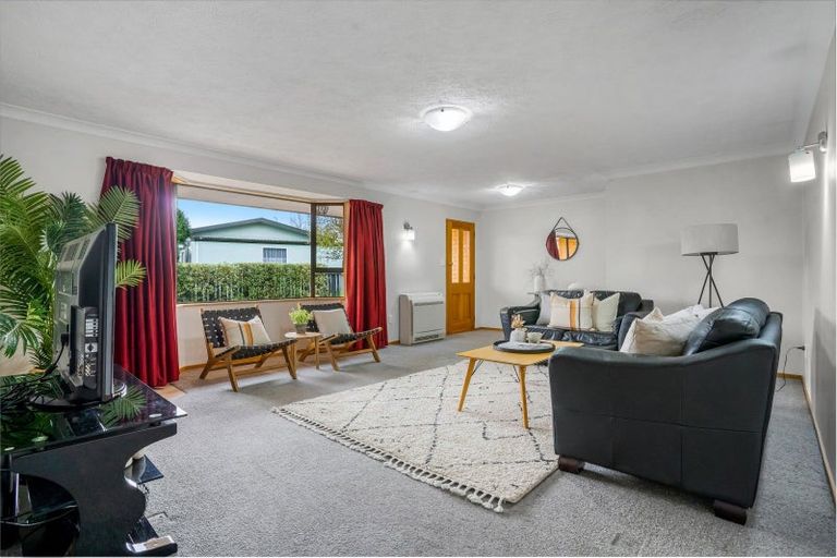 Photo of property in 1 Niddry Crescent, Winton, 9720