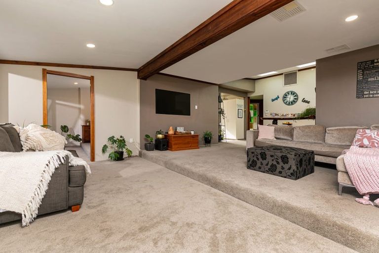 Photo of property in 1/757 West Coast Road, Oratia, Auckland, 0604