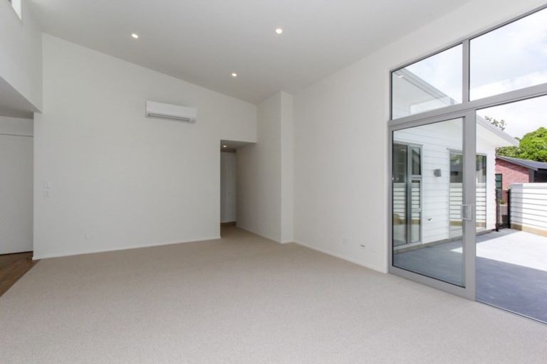 Photo of property in 4 Mackillop Way, Brooklands, New Plymouth, 4310