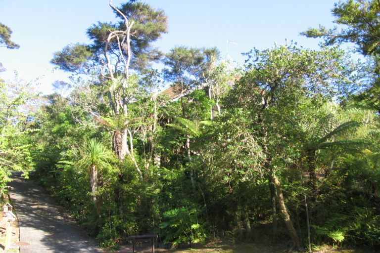 Photo of property in 27 Trelawny Place, Hillcrest, Auckland, 0627