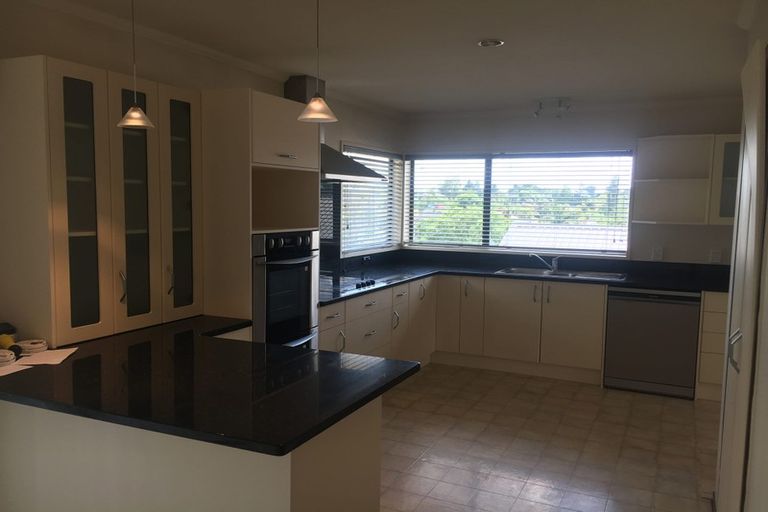 Photo of property in 21 Madill Road, St Andrews, Hamilton, 3200