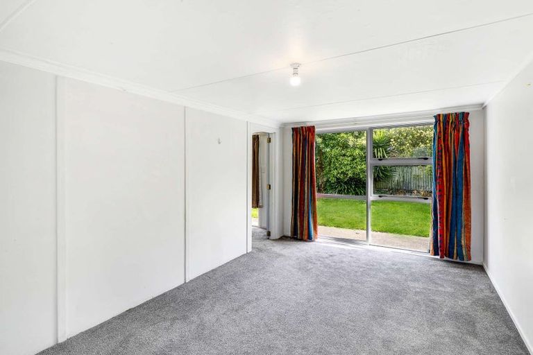 Photo of property in 21 Edgeware Road, Palmerston North, 4410