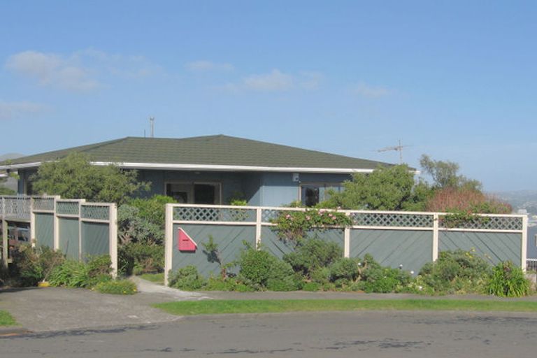 Photo of property in 25 Humphreys Grove, Titahi Bay, Porirua, 5022