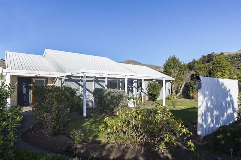 Photo of property in 39 Laing Crescent, Heathcote Valley, Christchurch, 8022