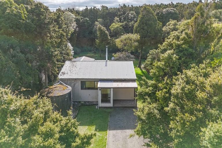 Photo of property in 26 Watt Road, Otatara, Invercargill, 9879