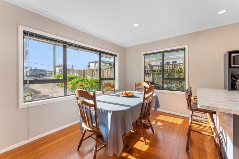 Photo of property in 62 Raumati Road, Raumati Beach, Paraparaumu, 5032