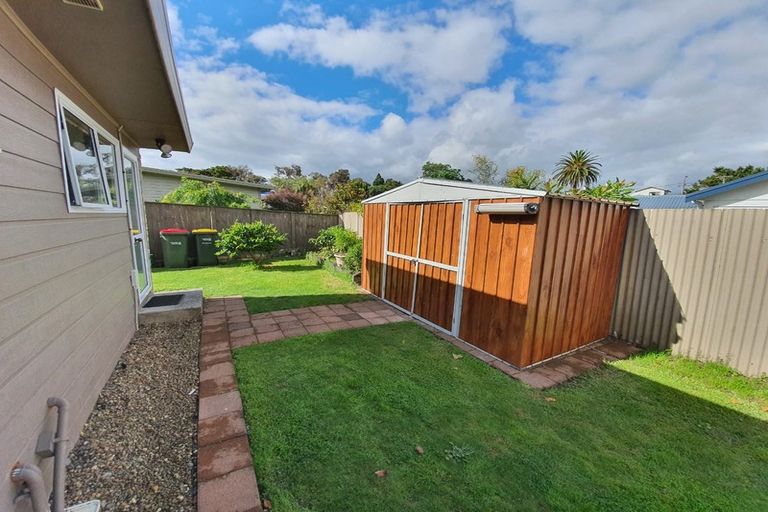 Photo of property in 2/4 South Street, Papakura, 2110