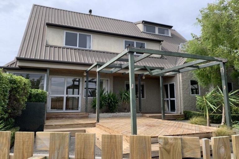 Photo of property in 14 Busby Hill, Havelock North, 4130