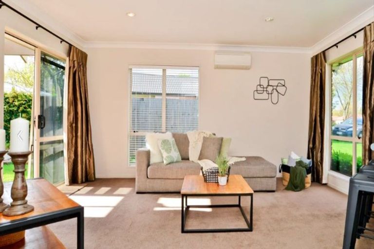 Photo of property in 18 Halcione Close, Flagstaff, Hamilton, 3210