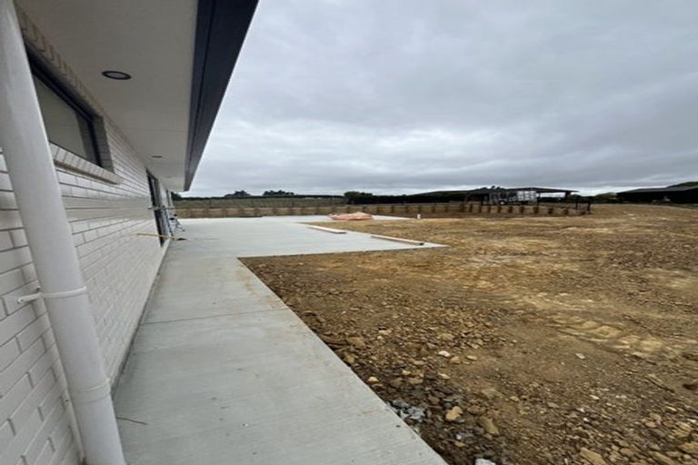 Photo of property in 10 Karaka School Lane, Karaka, Papakura, 2580