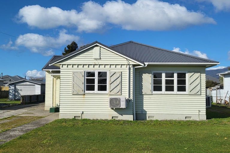 Photo of property in 129 Derby Street, Westport, 7825