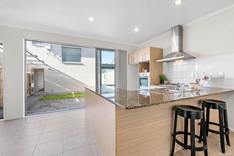 Photo of property in 8 Willow Camp Road, Takanini, 2112