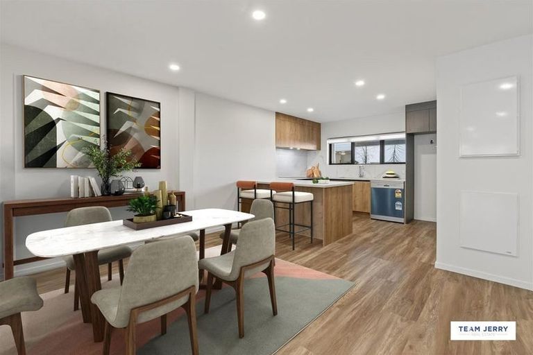 Photo of property in 2/5g Newelm Lane, Flat Bush, Auckland, 2019