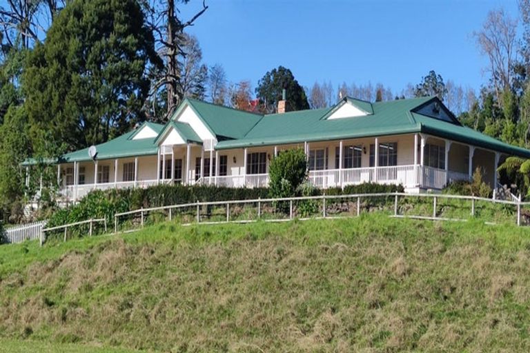 Photo of property in 59 Chamberlain Road, Bombay, 2675