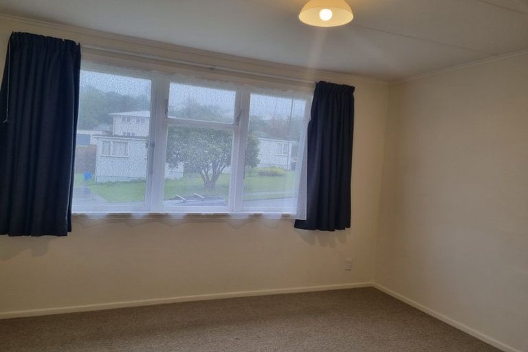 Photo of property in 1 Takapuwahia Drive, Takapuwahia, Porirua, 5022