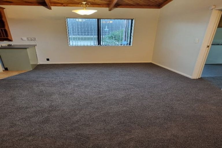 Photo of property in 2/31 Camellia Terrace, Maungaraki, Lower Hutt, 5010