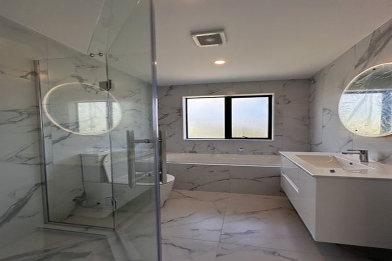 Photo of property in 59b Totara Road, Te Atatu Peninsula, Auckland, 0610