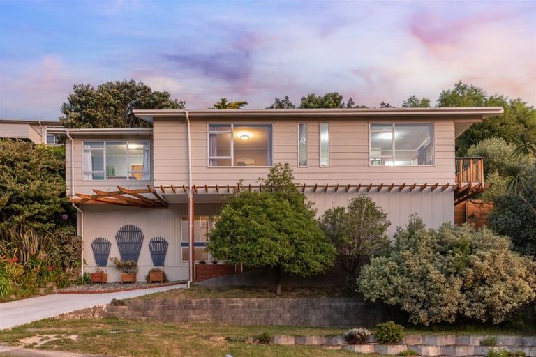 Photo of property in 5 Brora Crescent, Papakowhai, Porirua, 5024