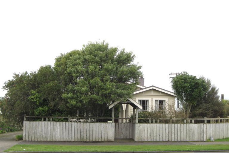 Photo of property in 1/225 Coronation Avenue, Welbourn, New Plymouth, 4310