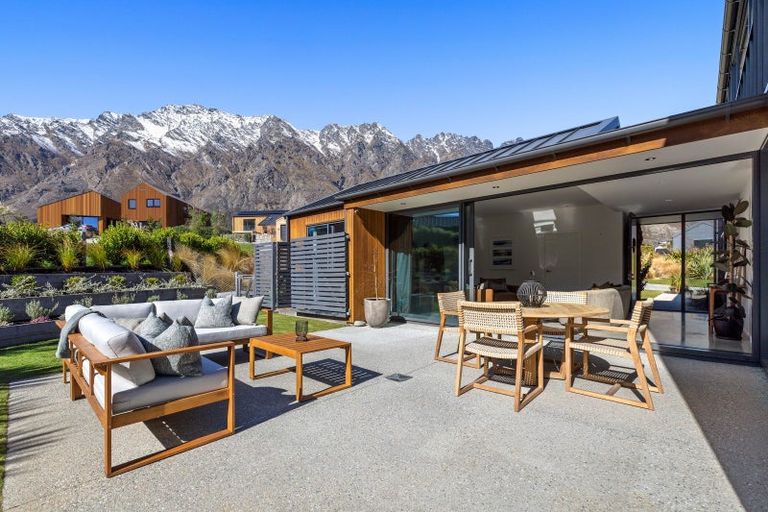 Photo of property in 9 Falconer Rise, Jacks Point, Queenstown, 9371