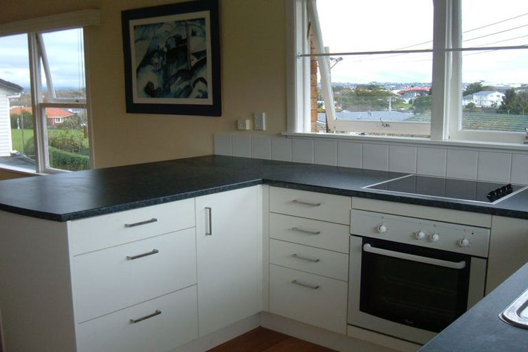 Photo of property in 1/32 Wicklow Road, Narrow Neck, Auckland, 0622