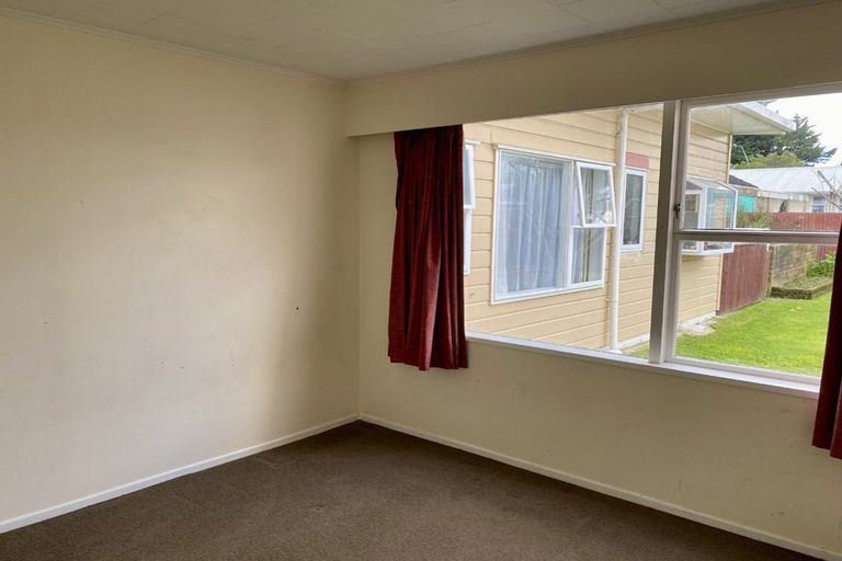 Photo of property in 3c Porutu Street, Fairfield, Lower Hutt, 5011