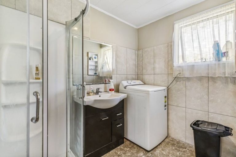 Photo of property in 43 Othello Drive, Clover Park, Auckland, 2023