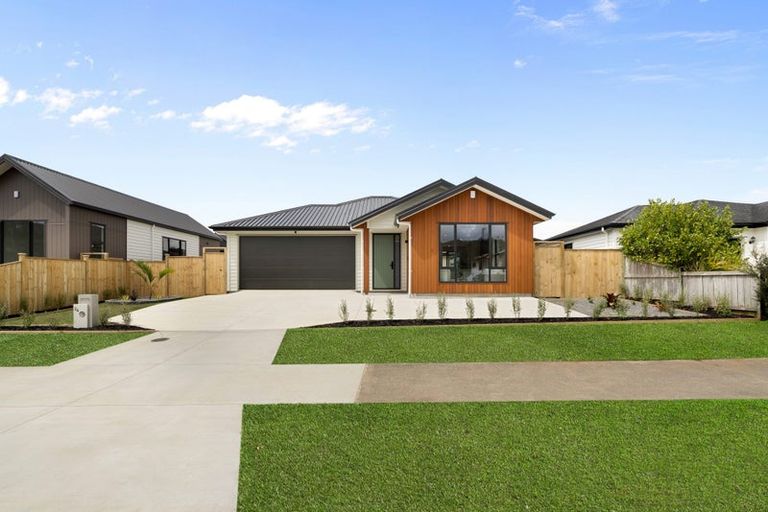 Photo of property in 24 Josh Road, Huapai, Kumeu, 0810