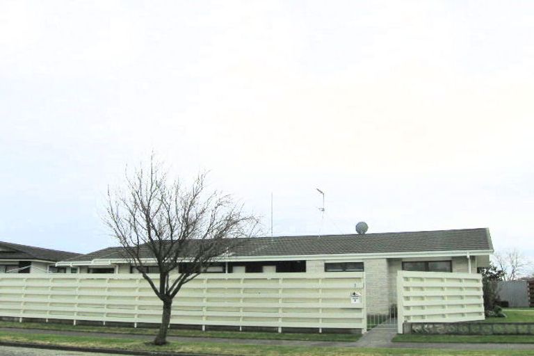 Photo of property in 2 Neagle Place, Greenmeadows, Napier, 4112