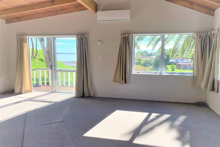 Photo of property in 1/238 Welcome Bay Road, Welcome Bay, Tauranga, 3112