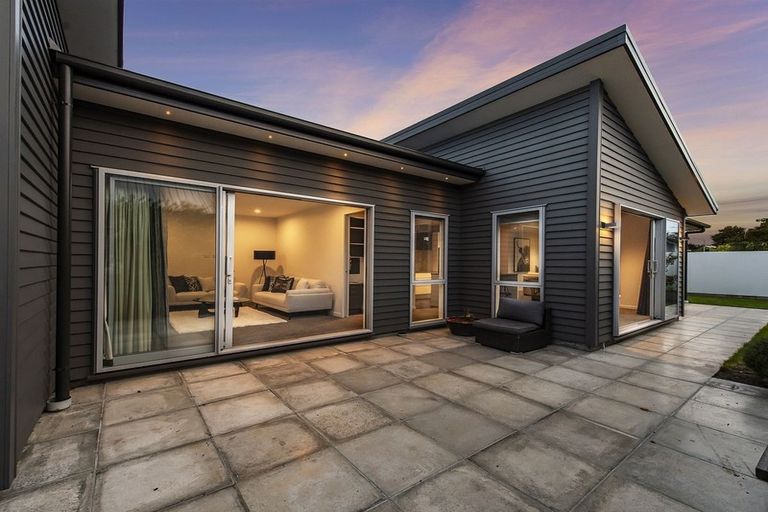 Photo of property in 6 Atap Place, Northwood, Christchurch, 8051