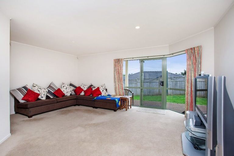 Photo of property in 9a Chilcott Road, Henderson, Auckland, 0612