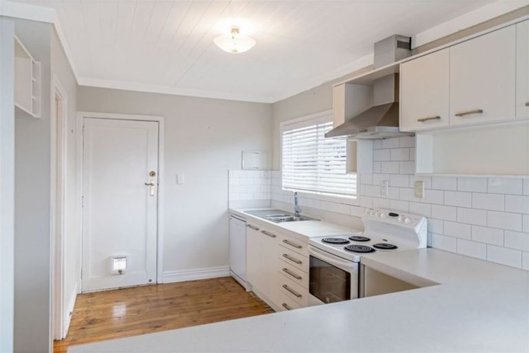 Photo of property in 75 Stanmore Bay Road, Stanmore Bay, Whangaparaoa, 0932