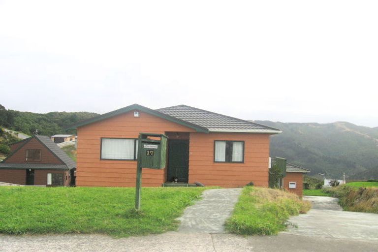 Photo of property in 17 Jasmine Grove, Maungaraki, Lower Hutt, 5010