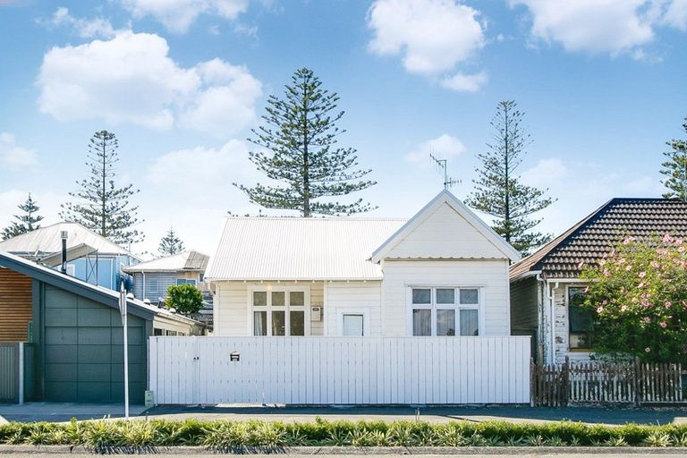 Photo of property in 538 Hastings Street, Napier South, Napier, 4110